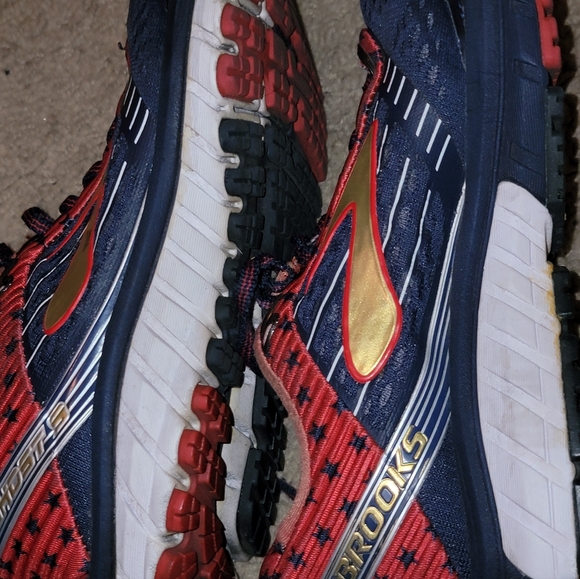 BROOKS Ghost 9 Women's Blue and Red Athletic Shoes with Gold Highlights - Picture 2 of 6
